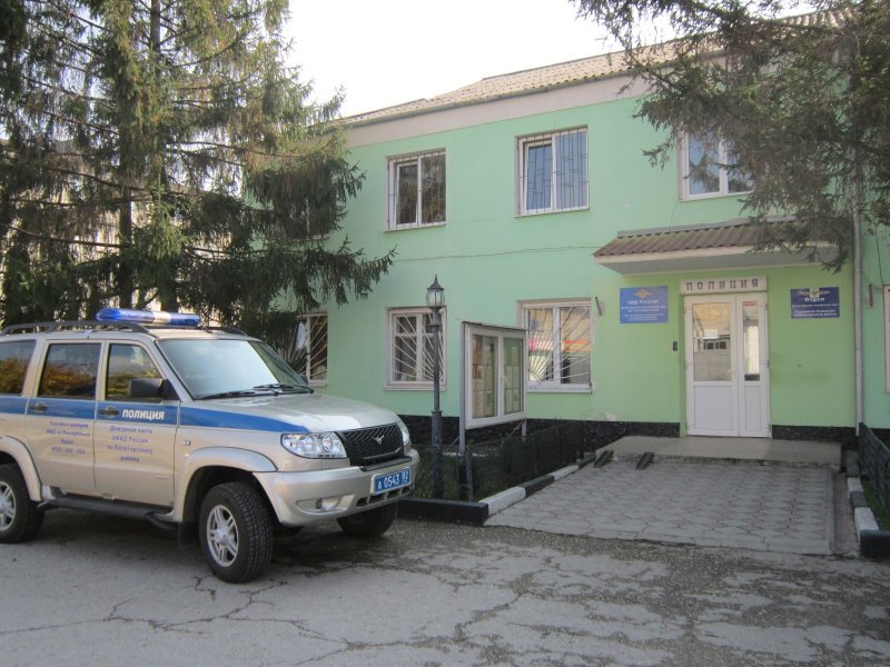 В Белогорском районе по горячим следам сотрудники полиции установили и задержали подозреваемого в краже денежных средств из кошелька